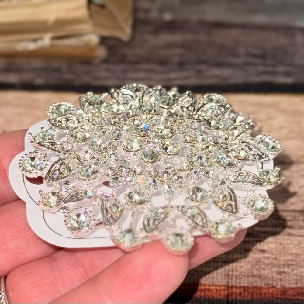 Sparkling Rhinestone Brooch- NEW - Picture 3 of 5